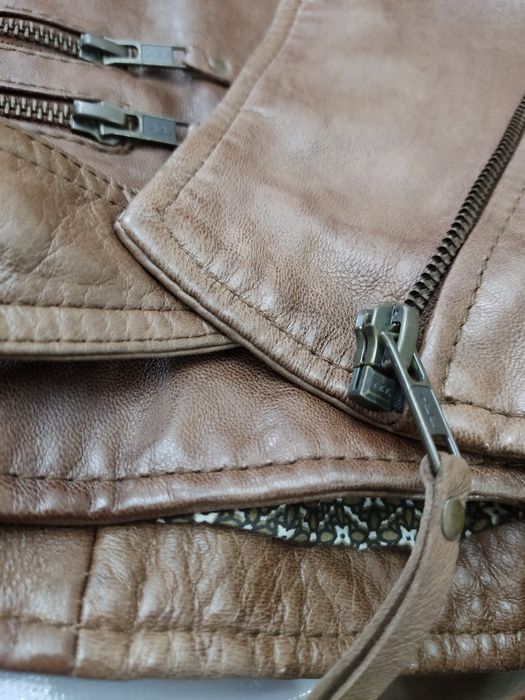 Кожаная куртка женская