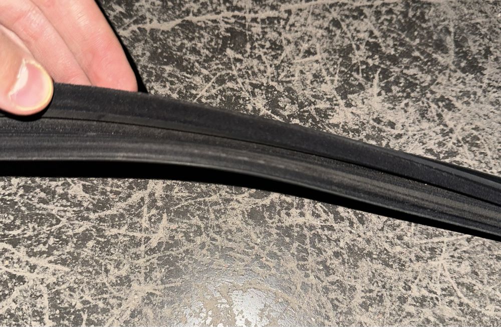 Уплотнители двери Мерседес W140