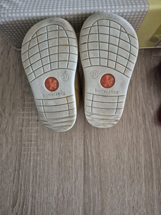 Sneaker Biomecanics calapod lat nr 21