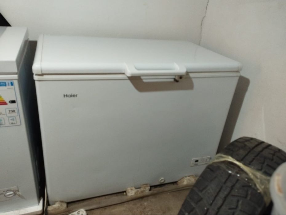 Продам морозильник HCE319R