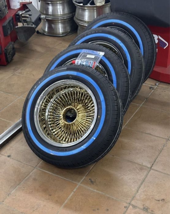 Ретро шины с белой полосой