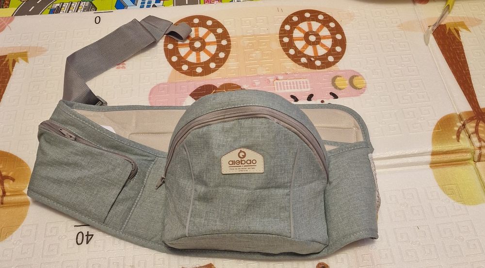 ЧИСТО НОВ Ергономичен хип ситър (седалка за носене на бебе)