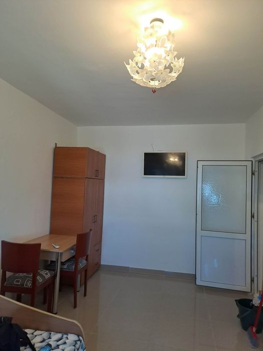 Închiriez garsonieră