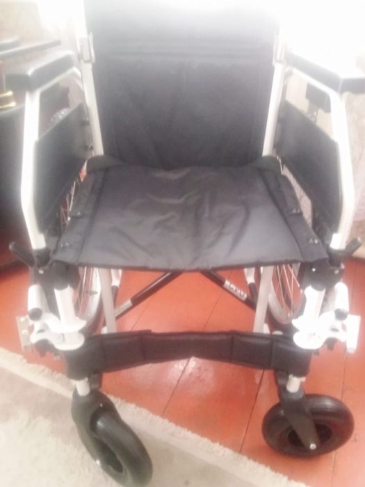 Инвалидная  коляска