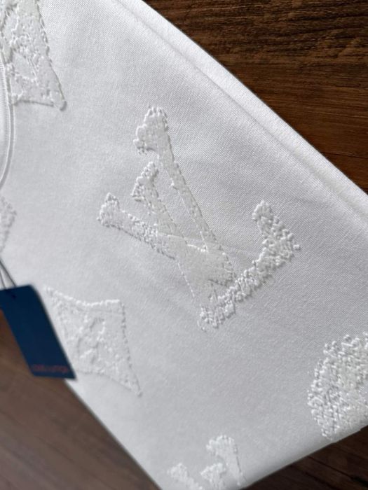 Tricou Louis Vuitton White Velvet  Logo !