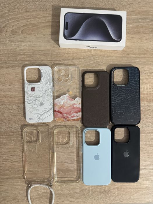 Iphone 15 Pro 128 gb IMPECABIL - FULL BOX + 9 huse cadou