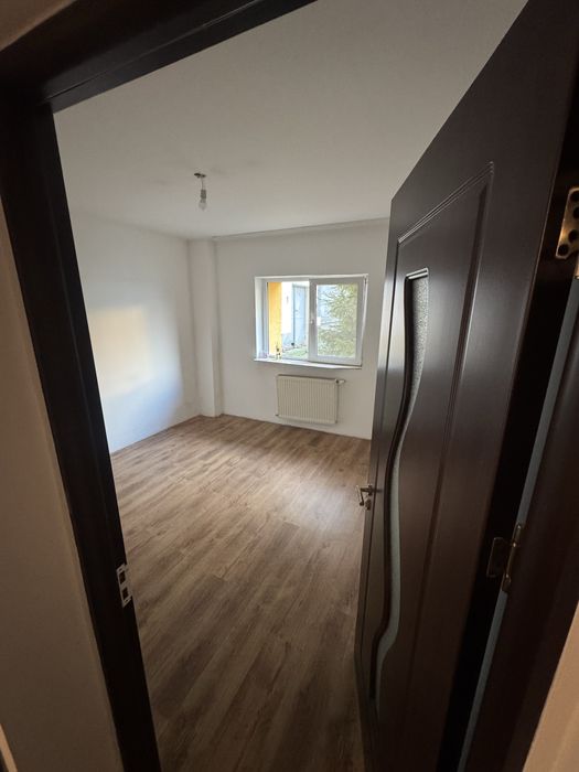 Apartament 4 camere de vanzare zona Obcini