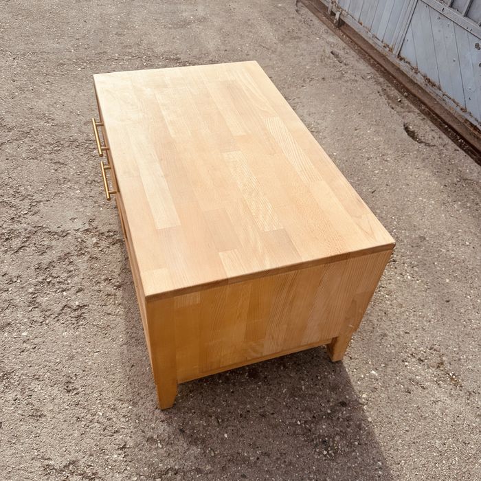 Масивен ТВ шкаф / холна маса – естествено дърво