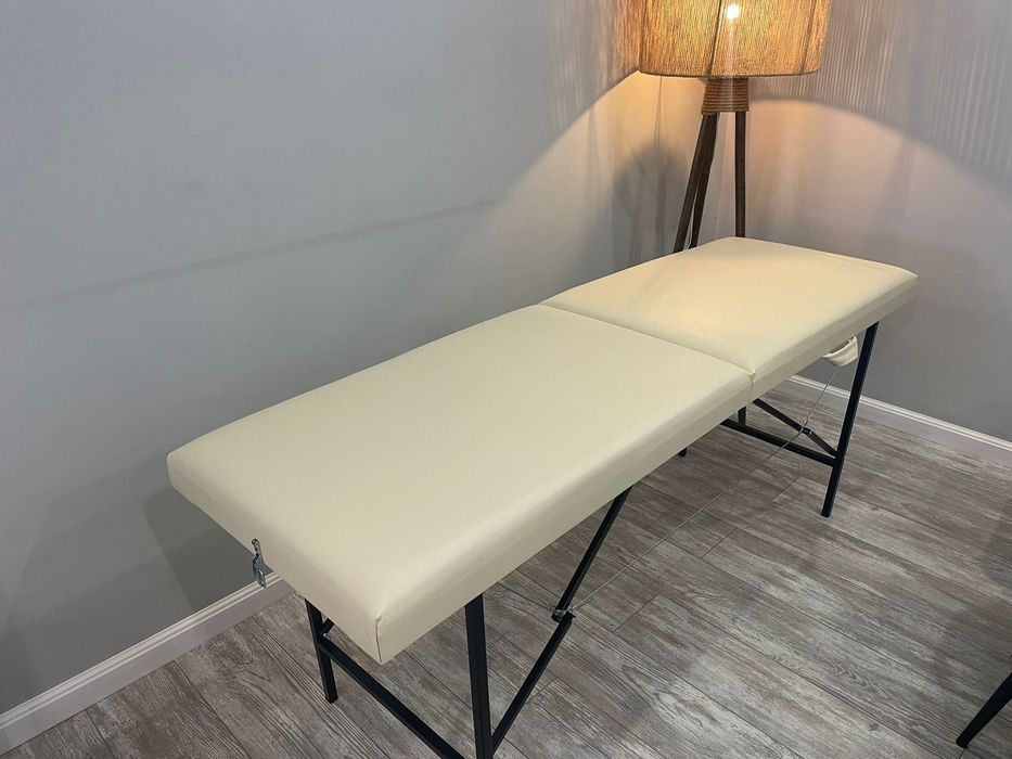 Кушетка для наращивания ресниц.