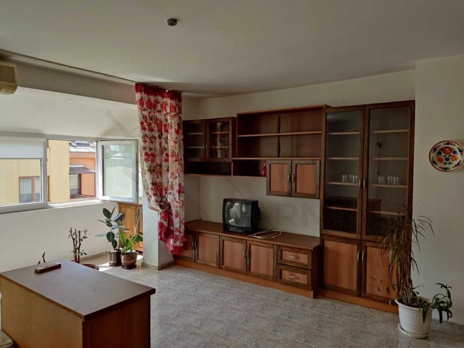 Дава се под наем Тристаен апартамент в Варна, Спортна зала - 80 кв.м за 598.23 € - Снимка #2