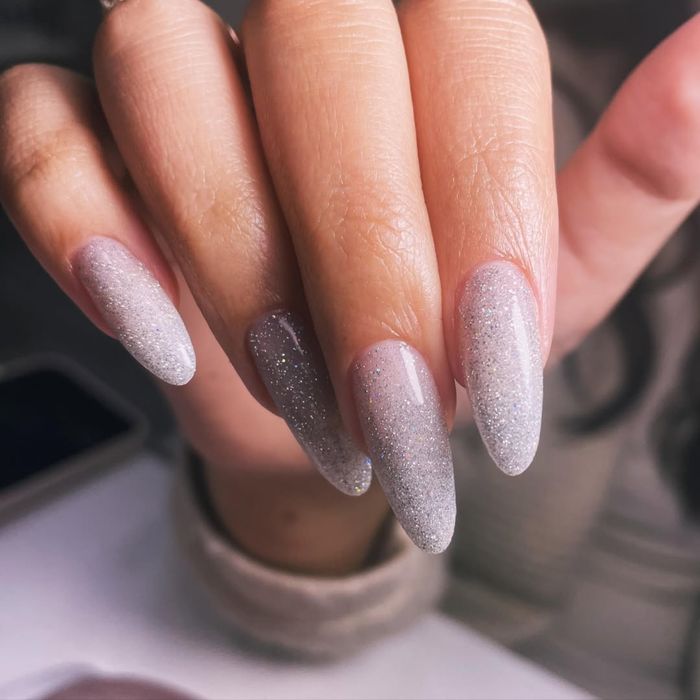 Маникюр наращивание Алмата