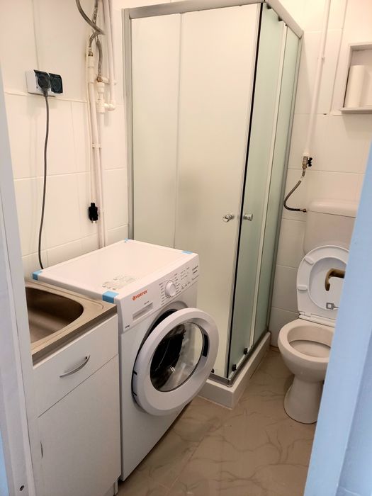 Inchiriez camera camin/garsoniera