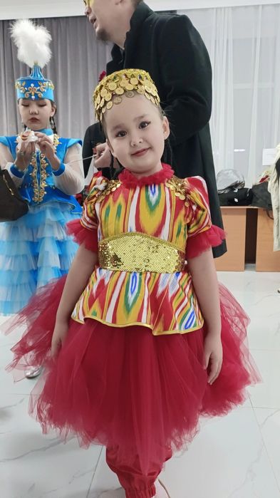 Продам узбекское платье на 7-8 лет