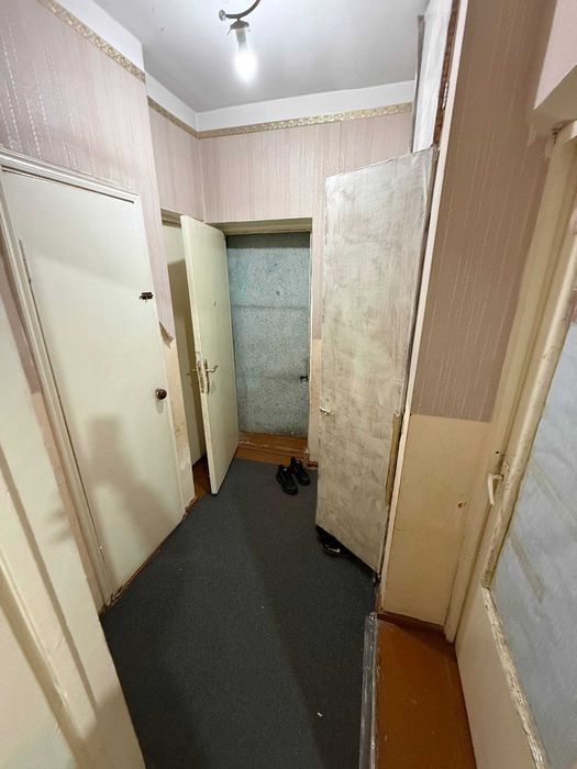 Северный олмазар 1-хона 2 килинган квартира сотилади 1-этаж