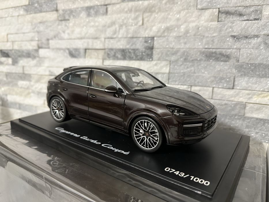 Macheta Porsche Cayenne 1:18
