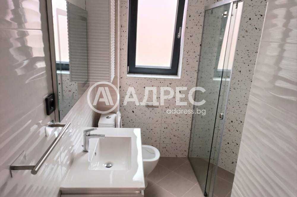 Дава се под наем Тристаен апартамент в Разград, Център - 81 кв.м за 511 € - Снимка #6