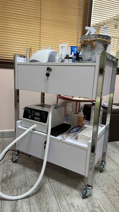 Количка за естетика 63 х 37 х 75 см
