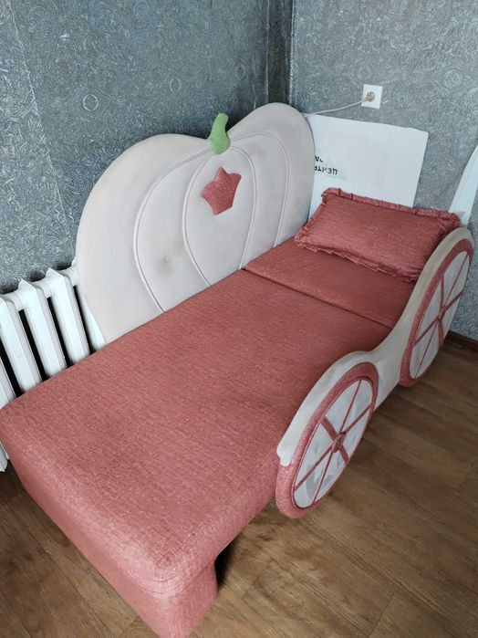 Продам детскую кровать для девочки