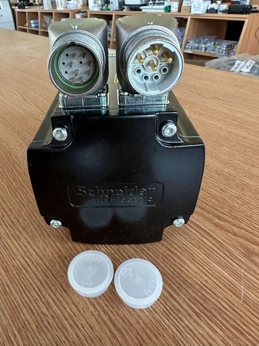 Servomotor BMH1003P17A2A Schneider Electric