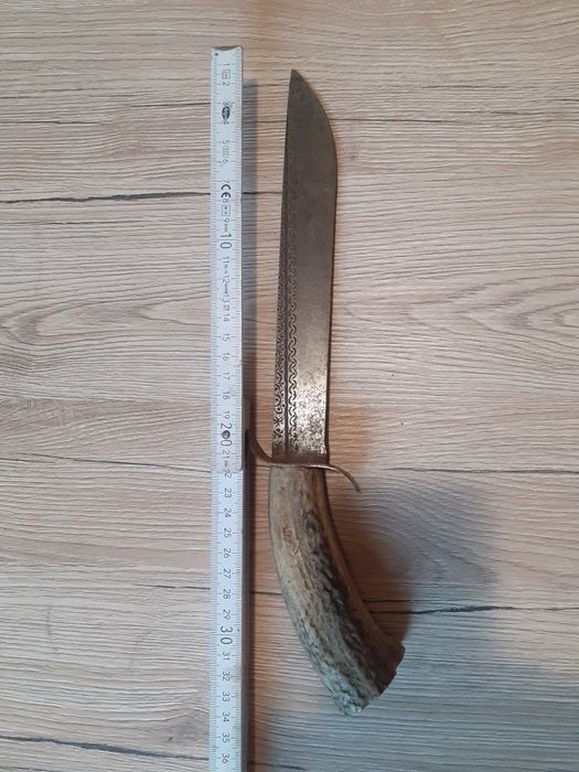 Продавам нож за повече инфо на лс