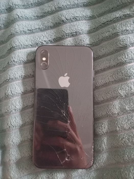 iPhone работает дам за 15000