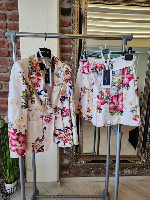 *Нови* Комплект Marciano Guess Сако и къси панталонки с етикети, в М/Л