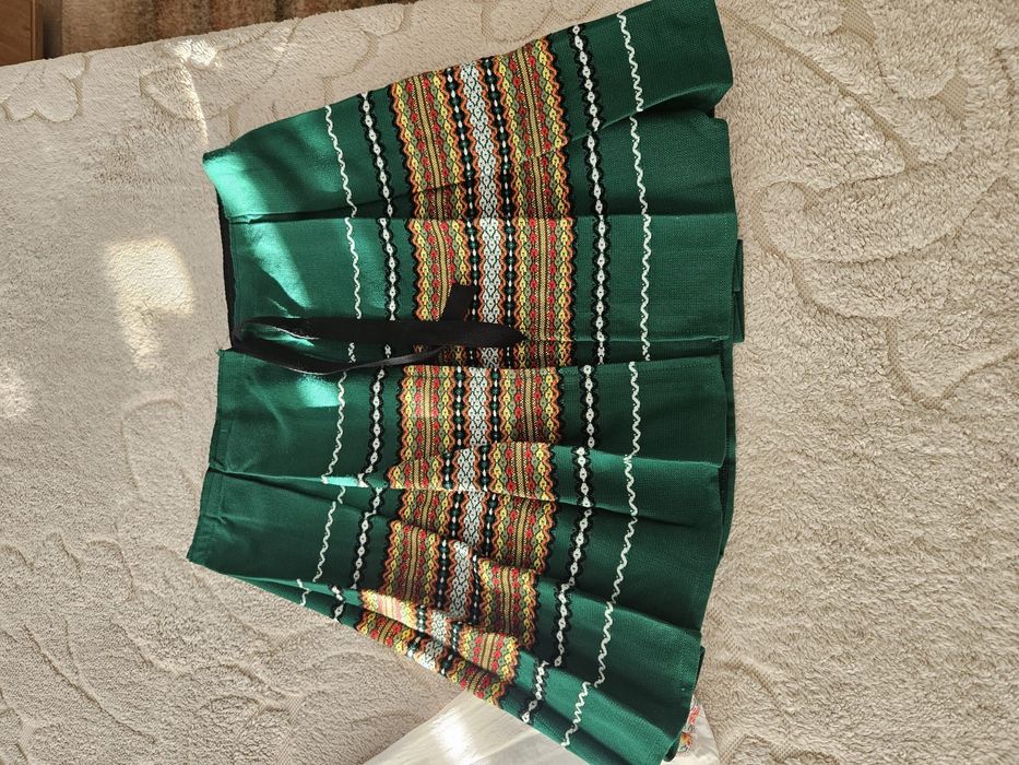 Женска носия,бръчник