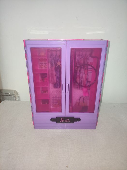 Игрушечный шкаф для Barbie оригинал