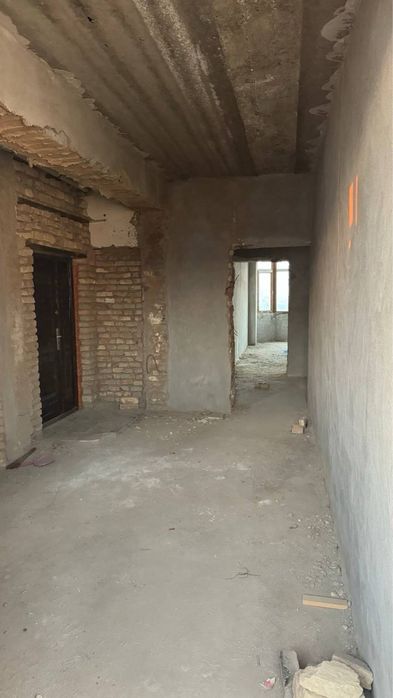 Новостройка , коробка  124 м2 в микрорайоне ориентир Арка
