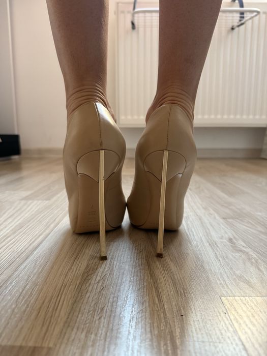 Casadei Blade Stiletto – Nude/Bej – Mărimea 37 NOI