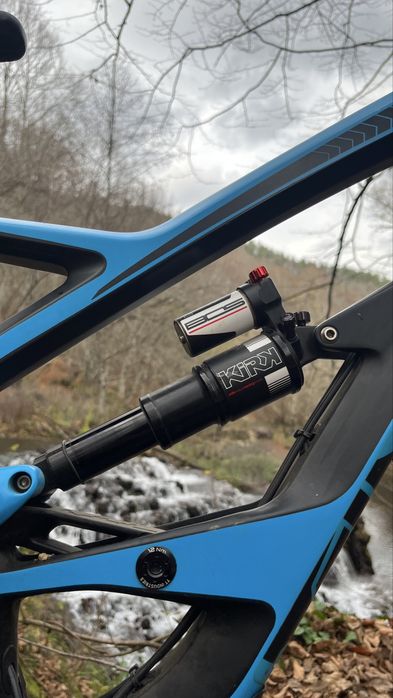 Yt Capra CF Pro 27.5/M