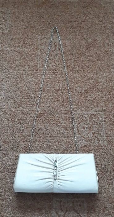 Елегантна нова чанта