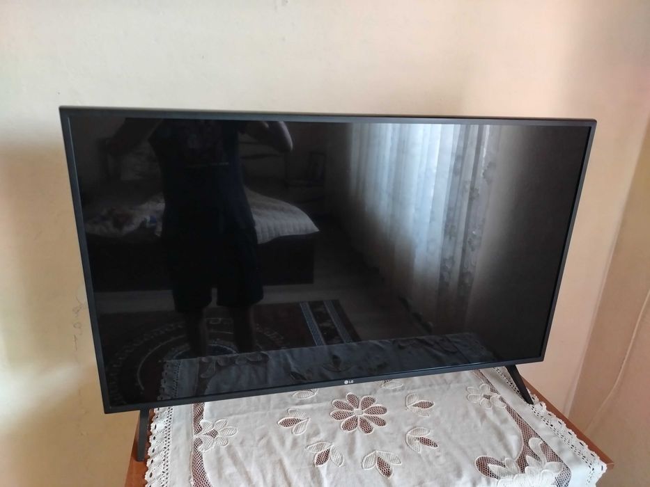 Продавам телевизор LG 43 инча запазен