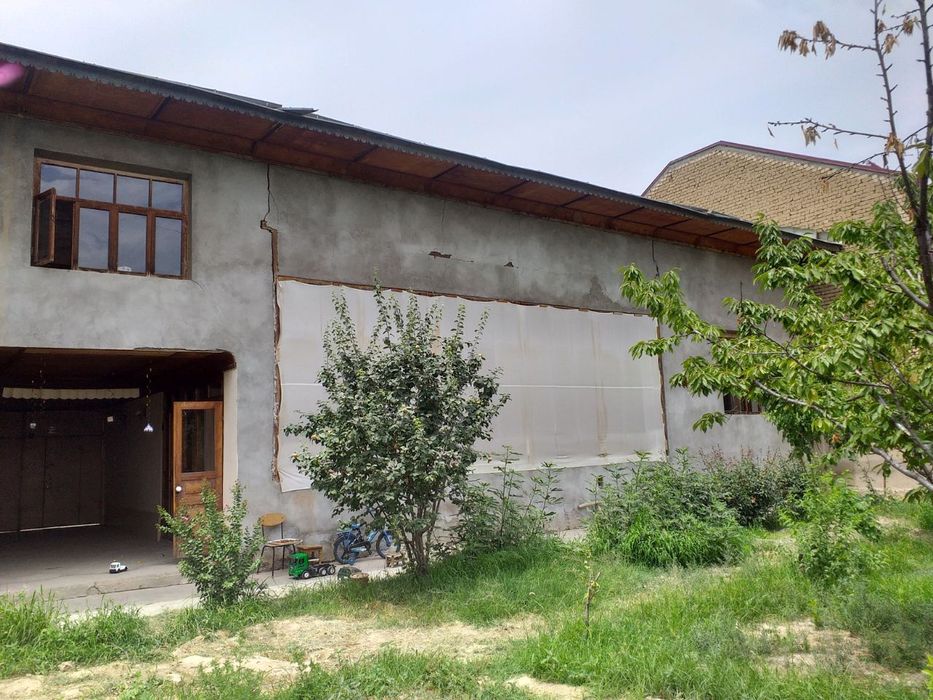 Уй Толик, ёки яркими сотилади