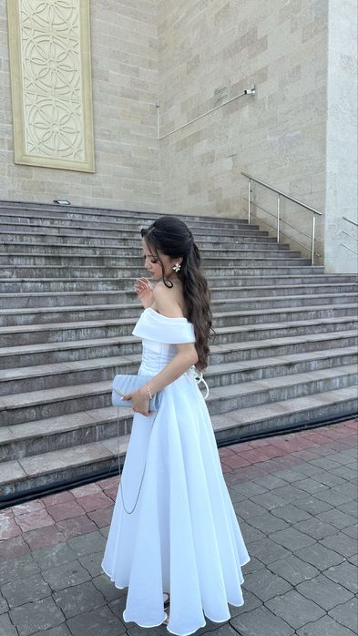 Вечернее белое платье