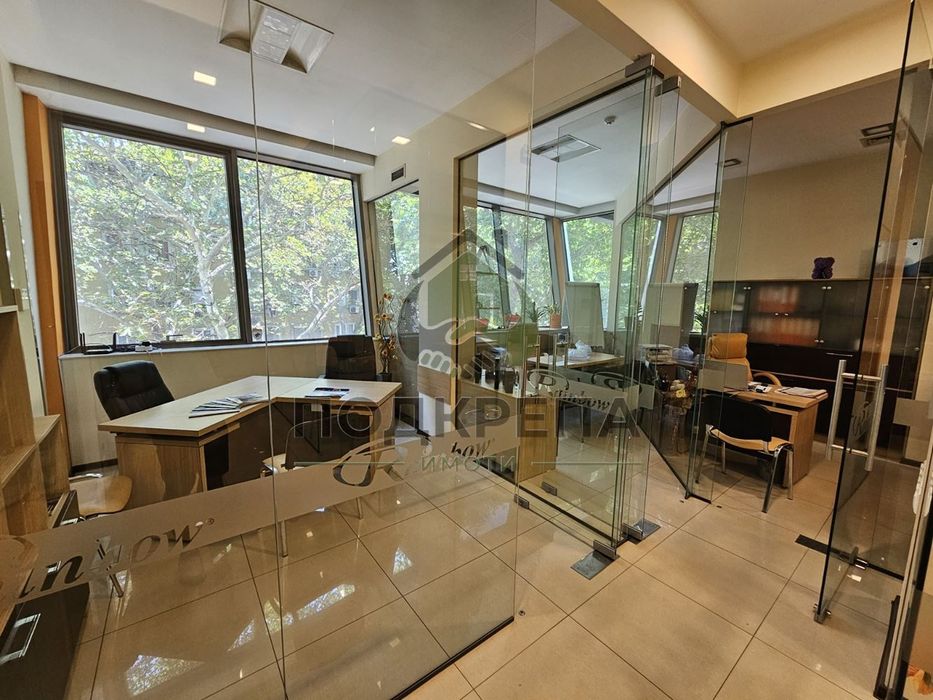 Дава се под наем Офис в Пловдив, Център - 100 кв.м за 1022 € - Снимка #2