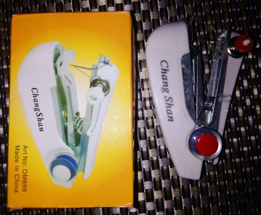 Мини-швейная машинка