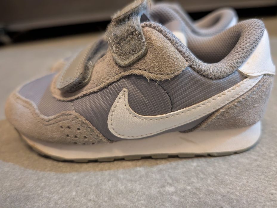 Vand adidasi Nike & Sandale Igor 24