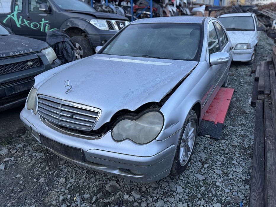 Dezmembrez Mercedes Class W203 2.2 CDI 2001 6 trepte Manual 611.962
