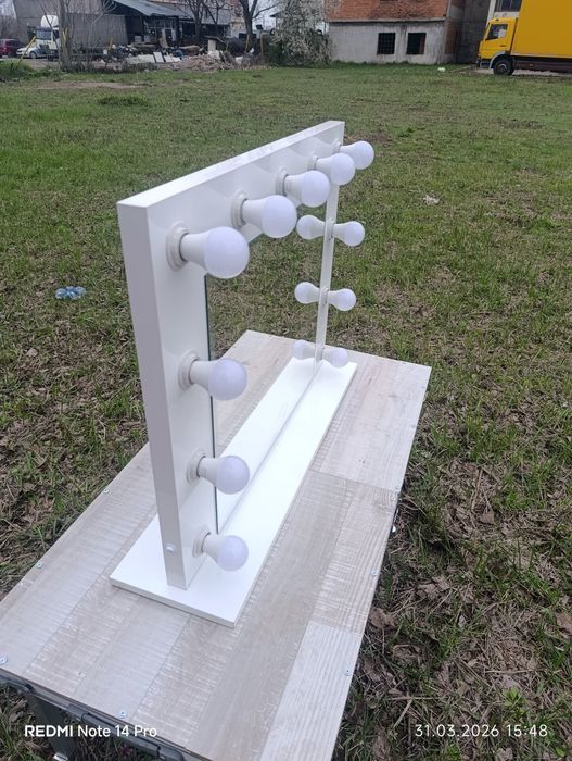 Огледало за грим