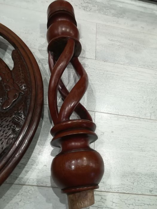 Маса - дърворезба