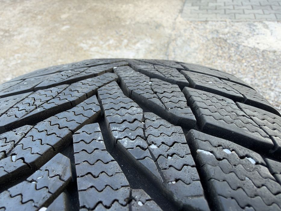 4бр. ЗИМНИ Гуми С Борд 235/65R/17 -NEXEN- DOT:3422- 7.5мм.+4.6мм.