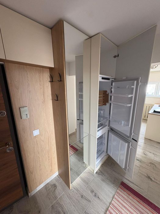 Închiriez apartament