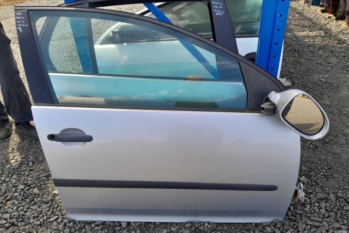 Usa / Portiera fata dreapta Volkswagen VW Golf 5 [2003 - 2009] Hatchb