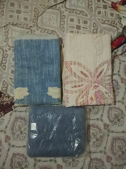 Продам материал,костюм ,платья дёшево