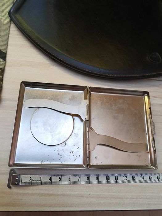 метална табакера ретро