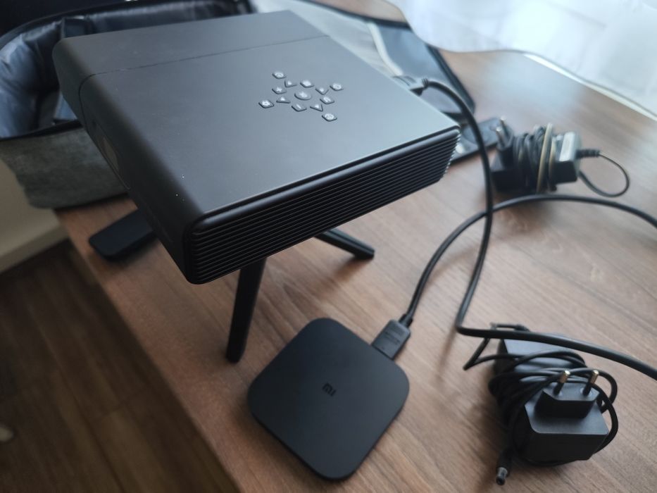 Mini Proiector - BYINTEK U30 Full HD 1080P Android  + Mediaplayer Xiaomi MI TV Box S