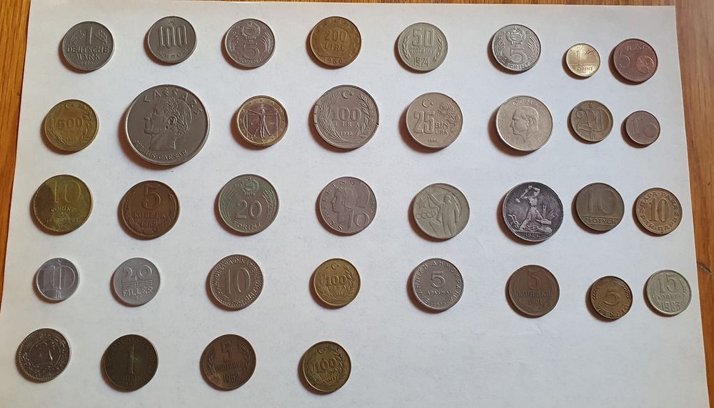 Bancnote și monede românești și străine de coleție