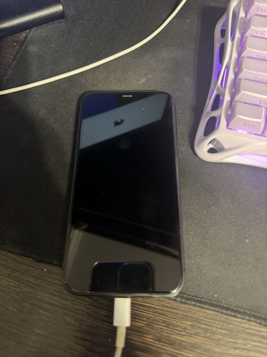 Продам Iphone 11