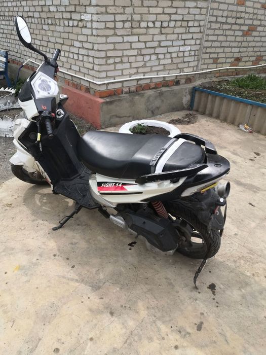 Продам скутер 150 куб сел поехал